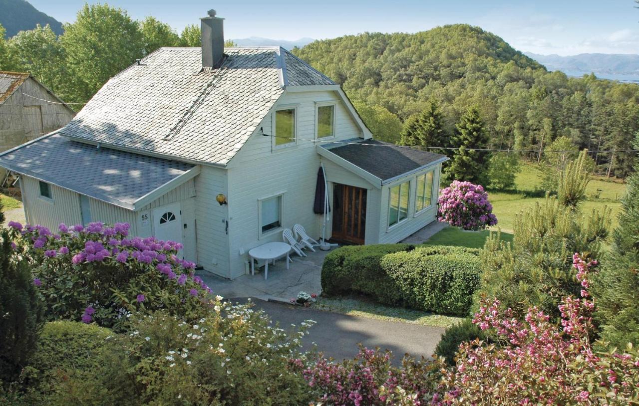 Stunning Home In Tau With House A Mountain View Exterior photo