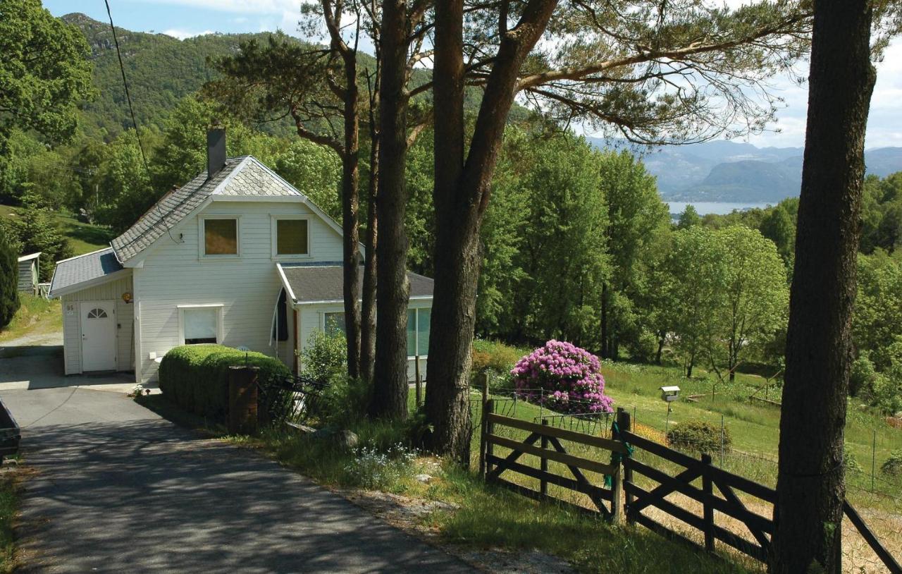 Stunning Home In Tau With House A Mountain View Exterior photo